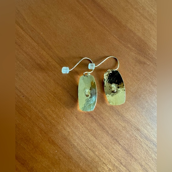 Sparkly gold shield style earring with green stone. - Picture 3 of 4